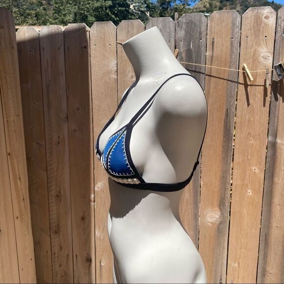 TRIANGL FARRAH - HOTEL CALIFORNIA bikini top Crochet + Neoprene Navy Blue SZ M - Picture 5 of 11